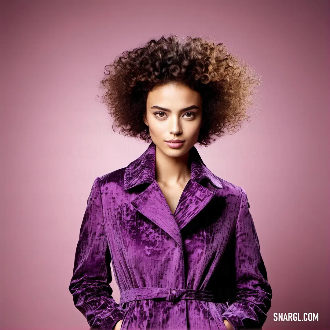Woman with a purple coat and a pink background. Color PANTONE 255.